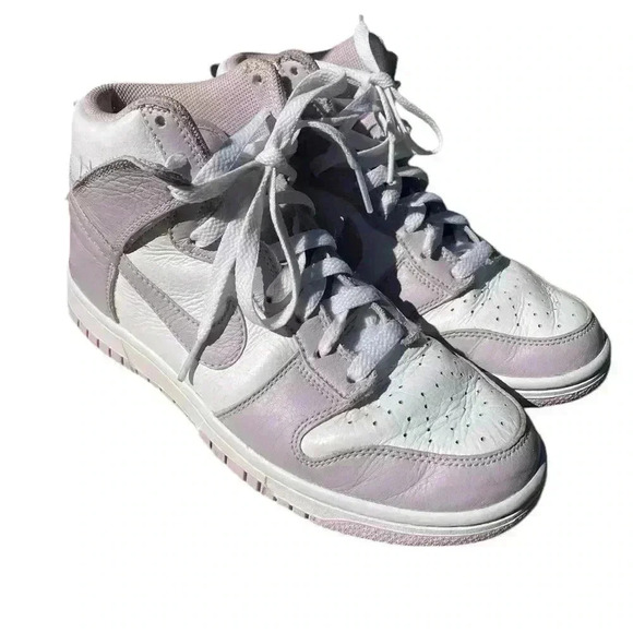 Nike women’s High tops Dunks Light Lavender white sz 7 preloved - Picture 2 of 9